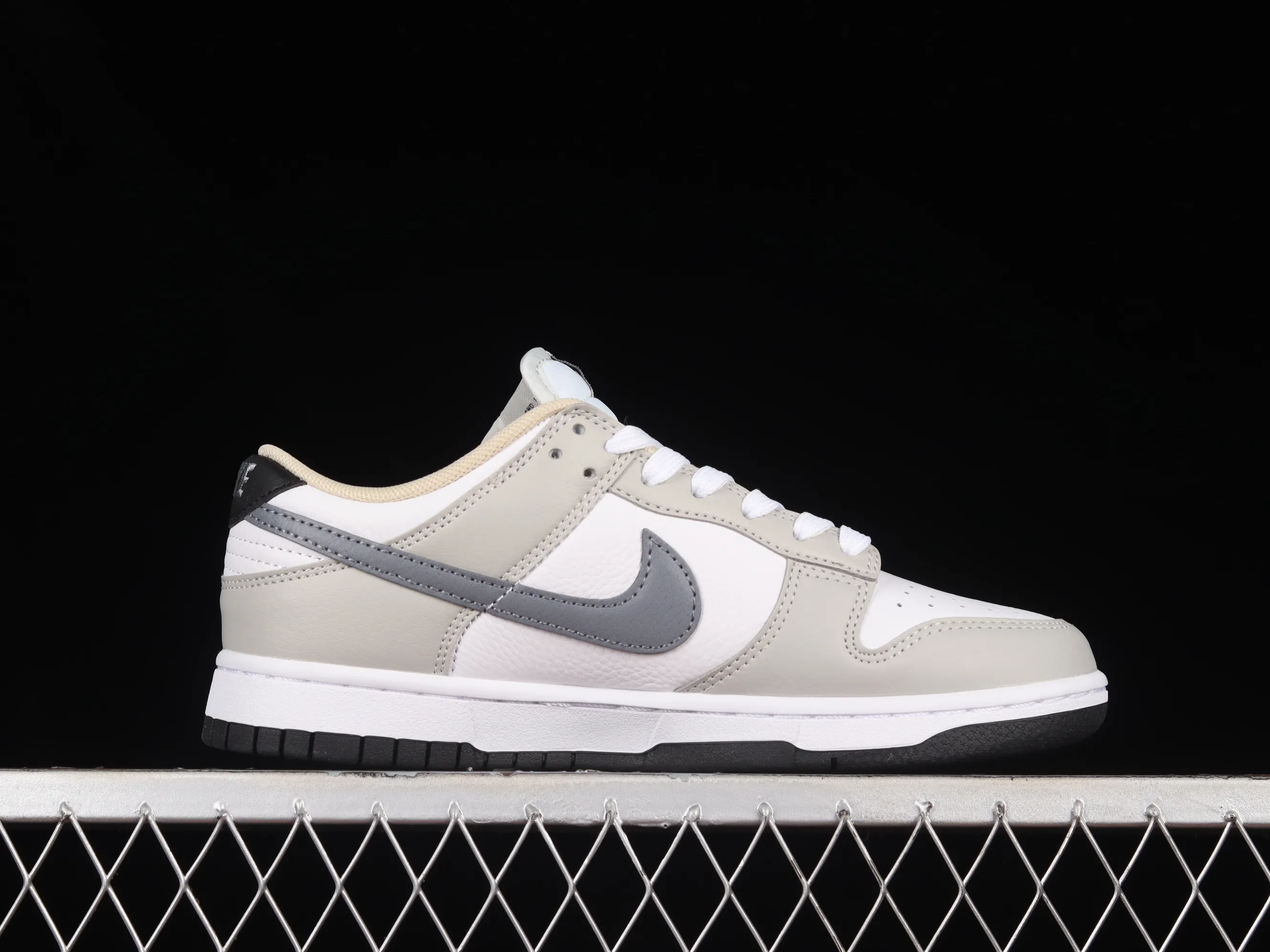 All Categories Nk SB Dunk Series Nk SB Dunk Low Low-top sneakers Nk Dunk Low "Spray Paint" Sage spray-painted double hook SB low-top sports and leisure sneakers FD0661-100